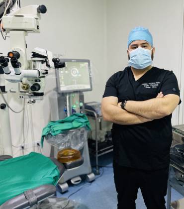Equipo de ultima tecnologia para cirugia desprendimiento de retina
